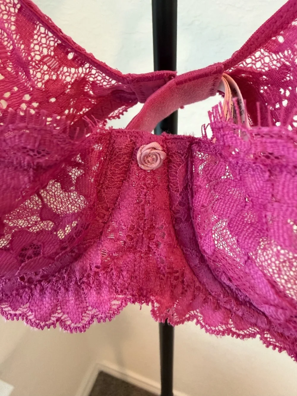 Victoria's Secret Dream Angels Wicked Unlined Lace Balconette Bra Size 32B